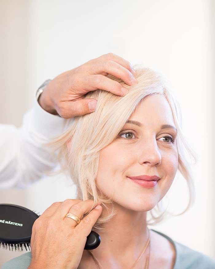 Bild einer Frau mit blonden Haaren für Haare nach Krebs - Unterstützung für Frauen