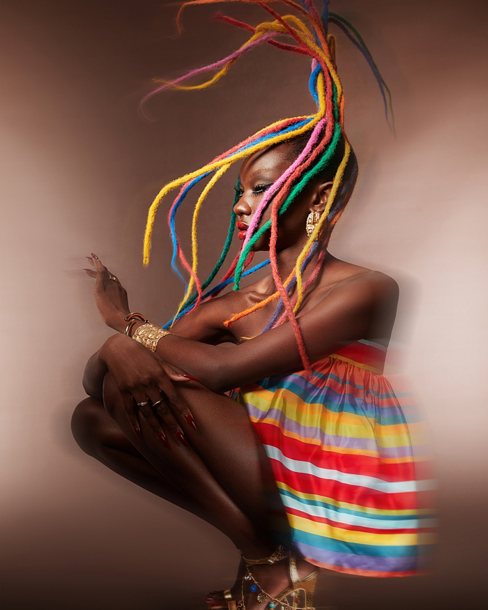 Model mit avantgardistischer Frisur für die Avantgarde Kollektion Gypsy