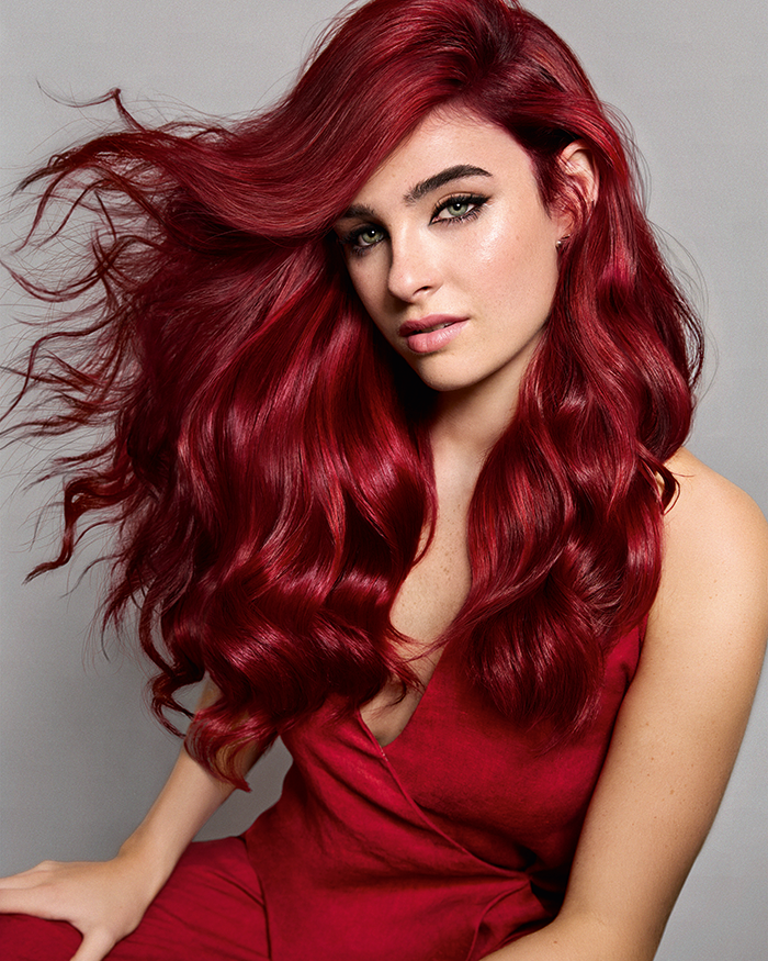 Revlon Professional Haarfarbe des Jahres 2026 – Bold Crimson Red für intensive, leuchtende rote Haare